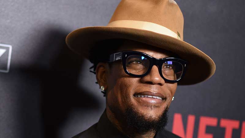 Comedian D.L. Hughley collapses on stage, diagnosed with Covid-19