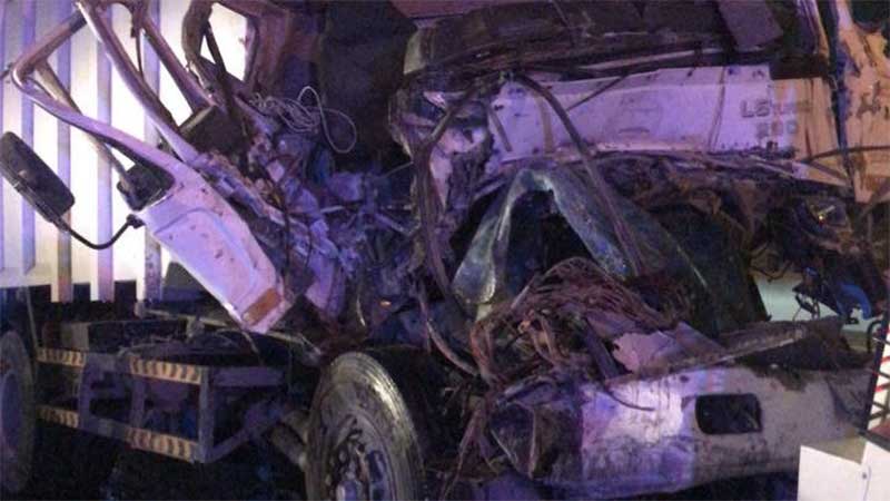 2 killed in Dubai as garbage truck crashes into bus