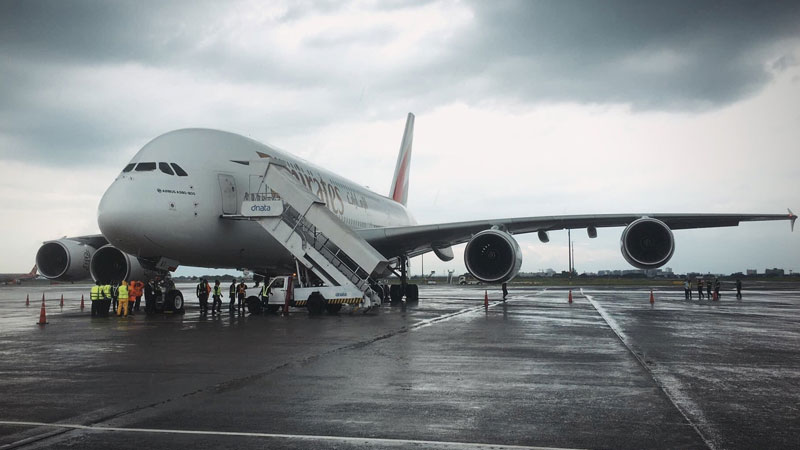 World’s largest passenger plane Emirates A380 lands at Clark airport
