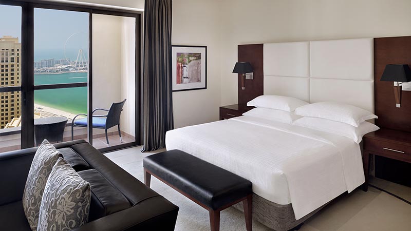 100% cashback staycation at this Dubai hotel