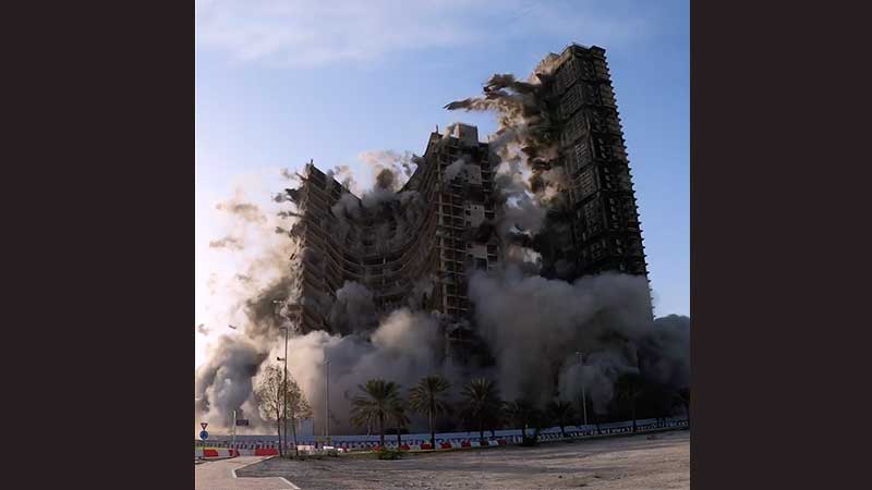 VIDEO - Mina Plaza towers demolished in seconds