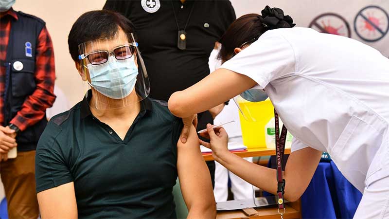 Manila begins Covid-19 vaccination