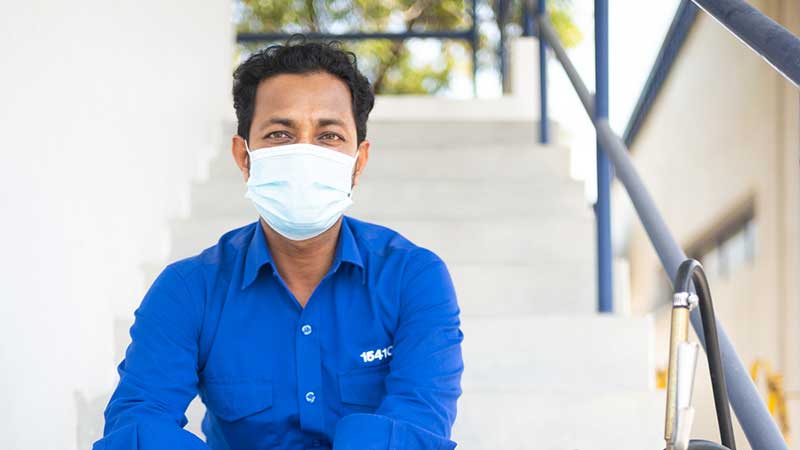Dubai Municipality worker who disinfected streets as wife gives birth gets heroes’ recognition