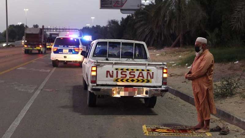 UAE police warn against roadside parking for prayers