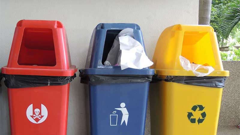 Abu Dhabi to fine shops Dh1,000 over waste baskets