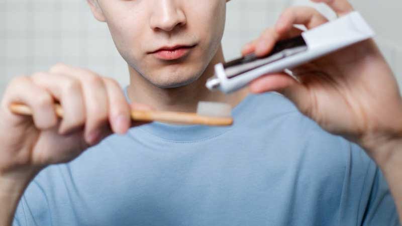 Dubai dentist shows how you may be brushing your teeth wrong
