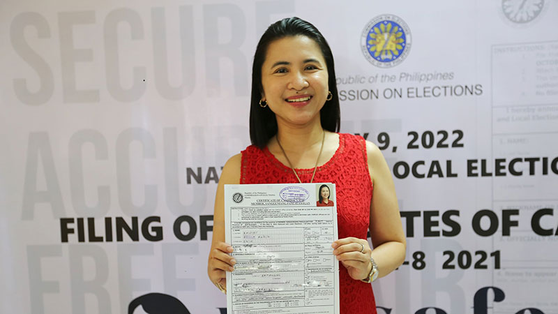 Former Dubai expat creates first with Philippine political bid