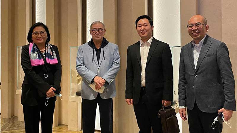 Filipinos in UAE thank Locsin on push to lift travel limit for returning OFWs
