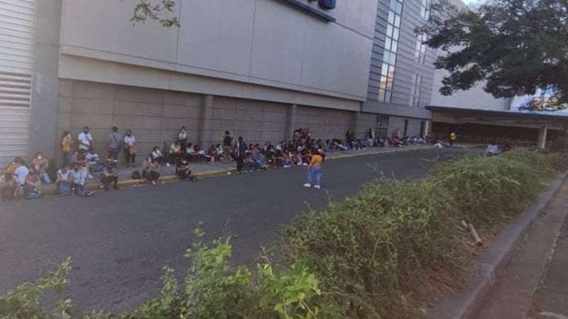 Filipina in Dubai hits ‘slow service’ at DFA Manila as mother queues for more than 36 hours 