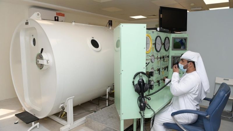 10 scuba divers placed in decompression chamber for treatment