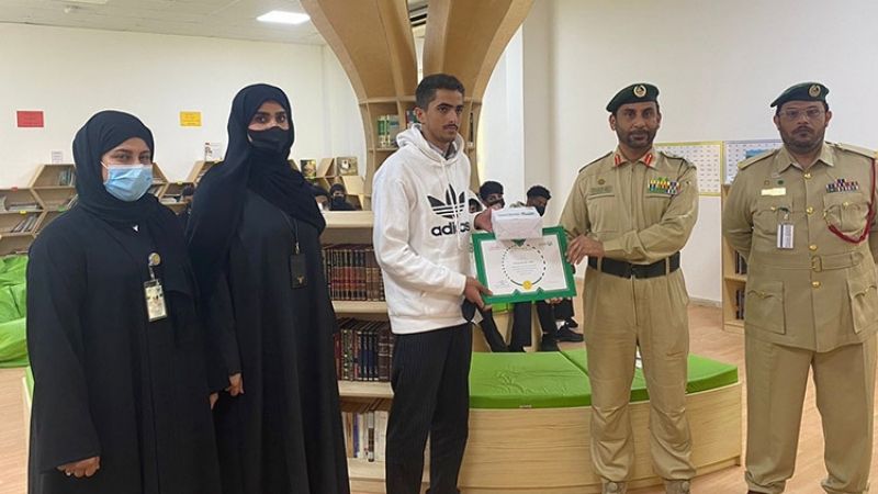 Al Qusais Police Station commends an honest high school student