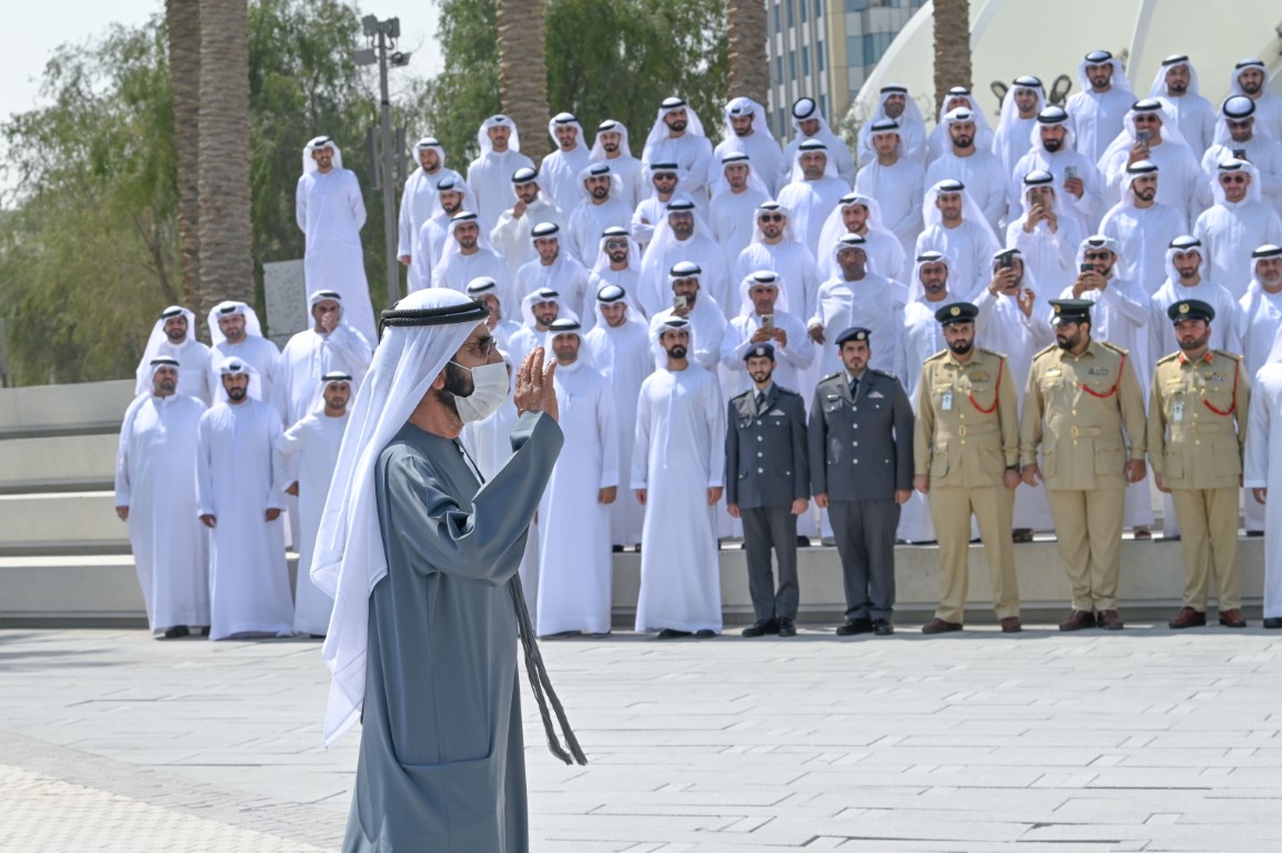 Sheikh Mohammed bin Rashid honors 250 graduates of the Government Leadership Programme
