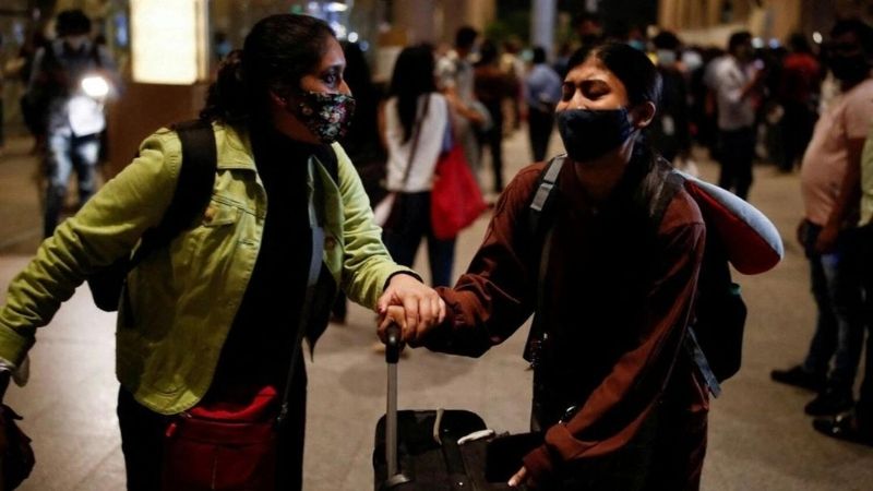 300 Indian students to leave for the Romanian border, 600 remain stranded