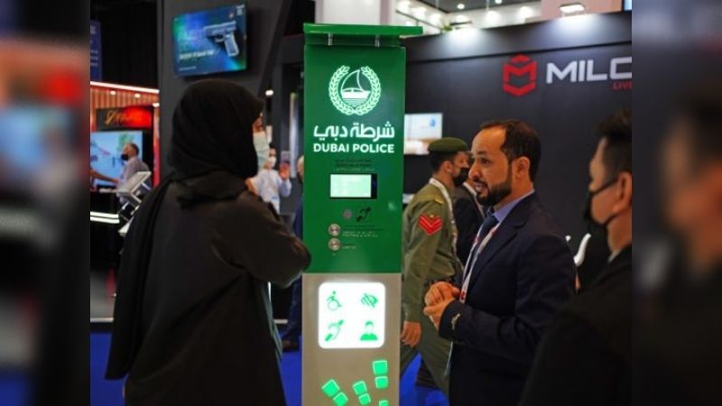 Dubai Police smart device provides services without leaving the car
