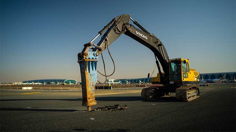 Dubai travelers told to check flight details as DXB runway closes starting May 9