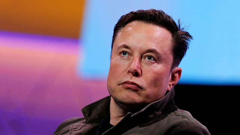 Elon Musk denies sexually harassing flight attendant