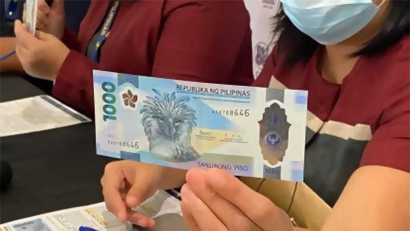 P20,000 fine for stapling new Philippine banknote