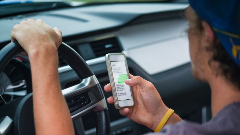 Distracted drivers jumping red lights could face a Dh1,000 penalty, 12 black points