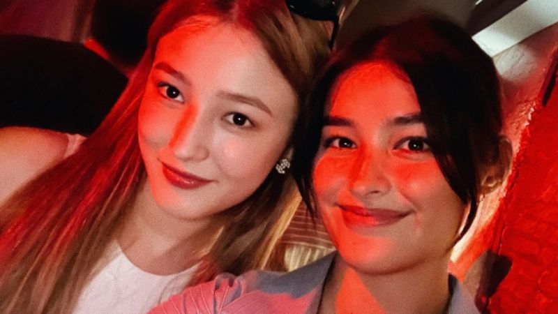 Liza Soberano and Nancy of Momoland together in one selfie