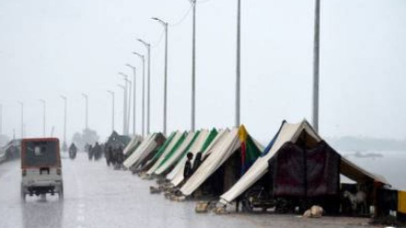 UAE President sends 3,000 tonnes of food aid for flood victims in Pakistan