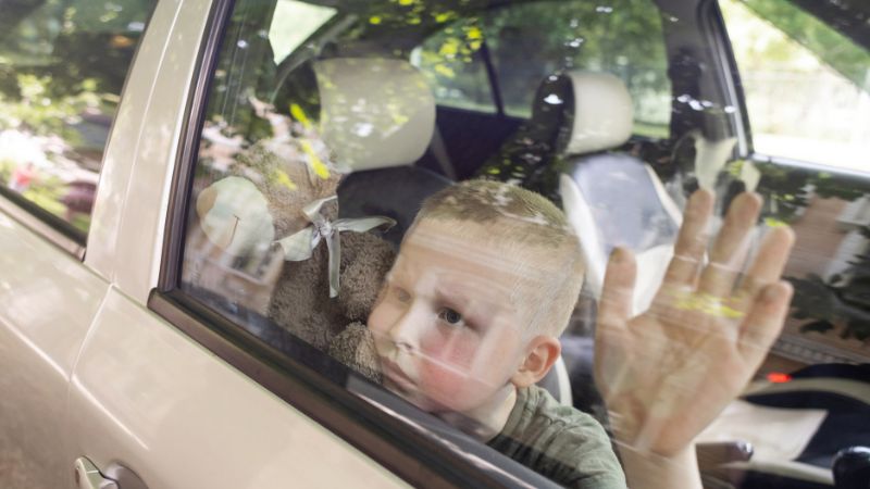 UAE: Negligent parents to face fine, jail for leaving children alone in cars