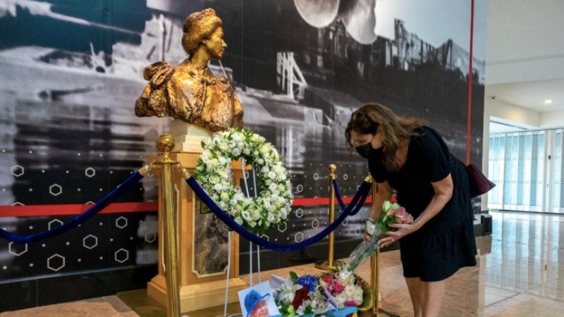 Dubai: Residents, tourists flock to QE2 cruise liner to pay tribute to Queen Elizabeth II