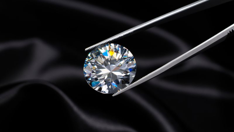 Dubai: Merchant Sends Dh1.38 Million Worth of Diamonds, Gets Caught in Extortion Plot