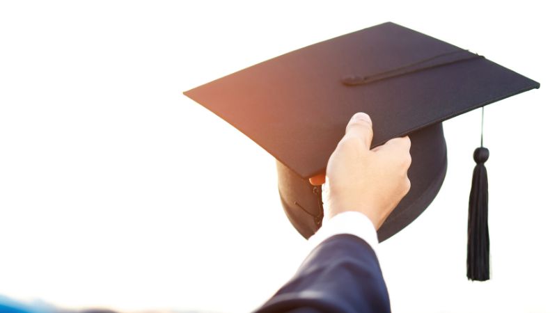 Abu Dhabi Launches Dh1.9 Billion Scholarship Program to Help 6,000 Students 