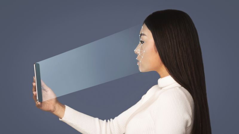 Dubai Residents Can Soon Apply for Visas via Phones Using Facial Recognition