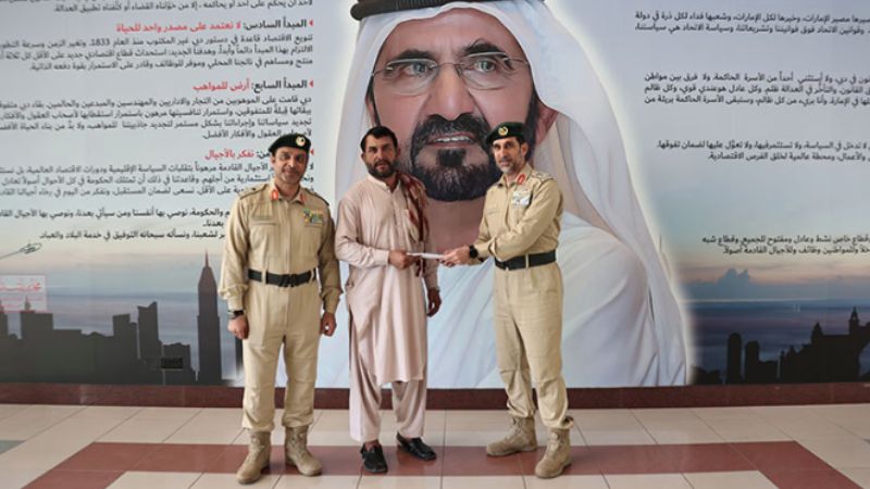 Dubai: Pakistani man awarded for taking initiative in controlling traffic