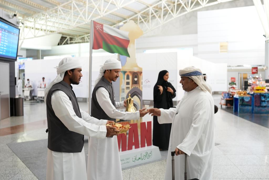 Sharjah Airport commemorates Oman's 52nd National Day with Omani passengers