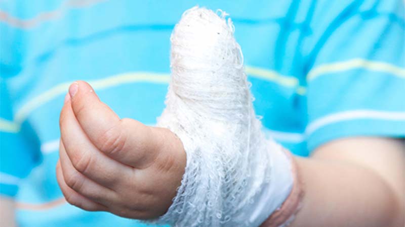 Al Ain boy who lost fingertip to get Dh30,000 compensation