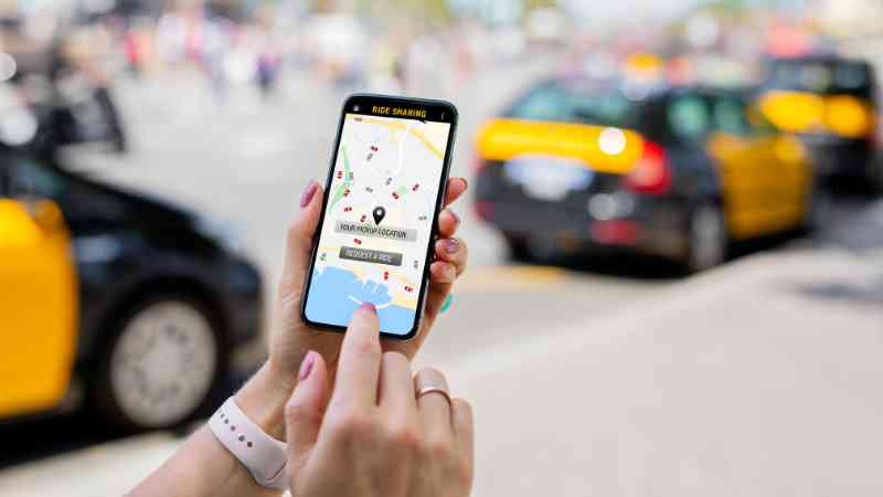 Dubai launches Uber service for airport transport 