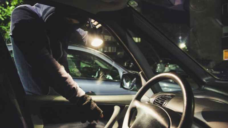 Police arrest four suspects linked to a series of vehicle thefts in Sharjah