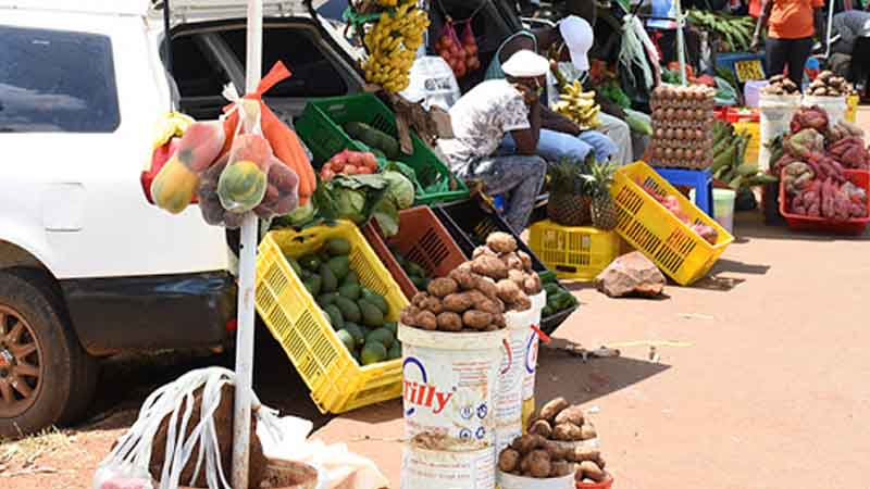 UAE fines 40 illegal vendors selling fruits, vegetables in cars