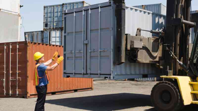 UAE to impose new requirement for import invoices worth Dh10,000 above