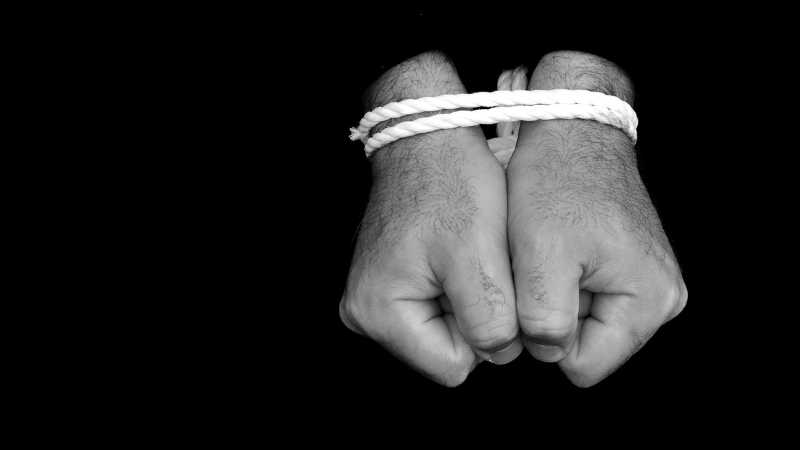 Algeria: Father ties up, hands over son to the police for stabbing his teacher in school