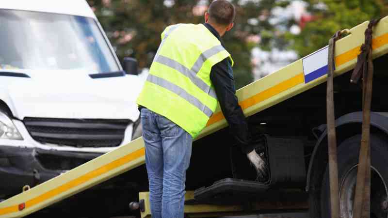 UAE: Towing company, driver to pay Dh197,000 after damaging a luxury car