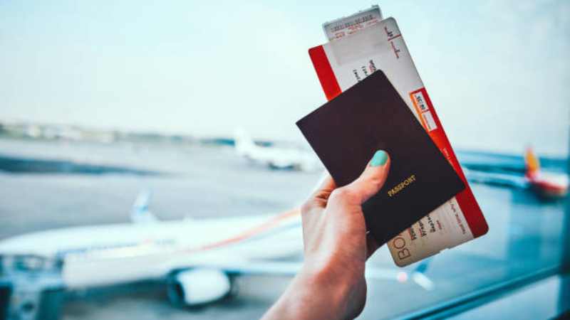 UAE warns travelers against posting travel details on social media