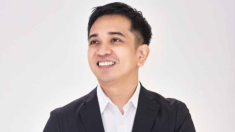 Filipino literary star at Sharjah book fair is also an Air Force sergeant