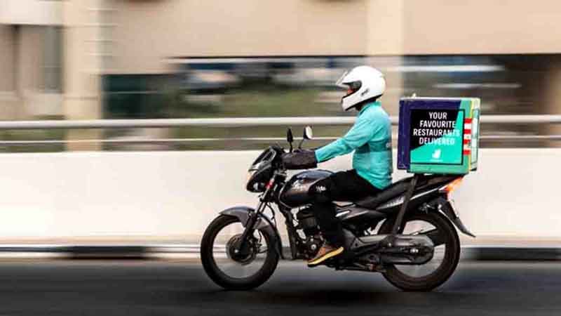 Abu Dhabi bans motorcycle delivery riders on fast lanes