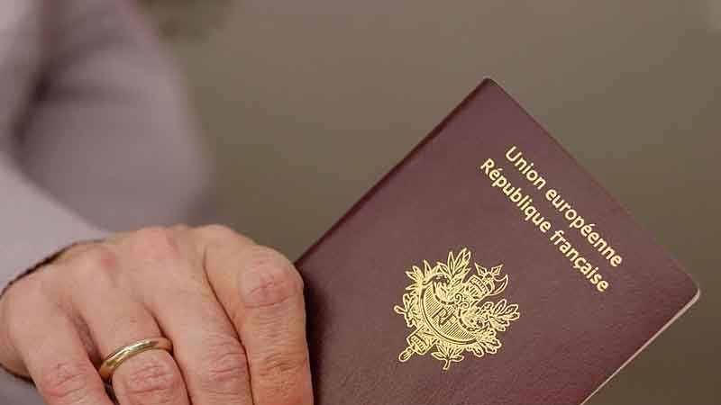 Dubai jails Arab woman for passport fraud
