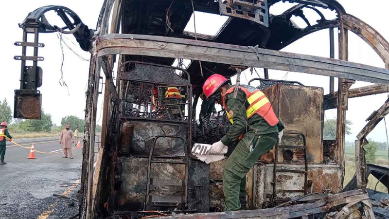 18 Killed, 13 Injured in Pakistan Bus Fire After Collision With Van