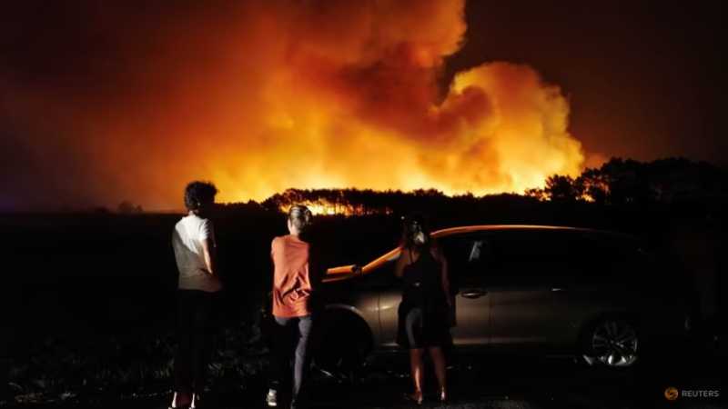 More than 1,000 evacuates in Portugal wildfire