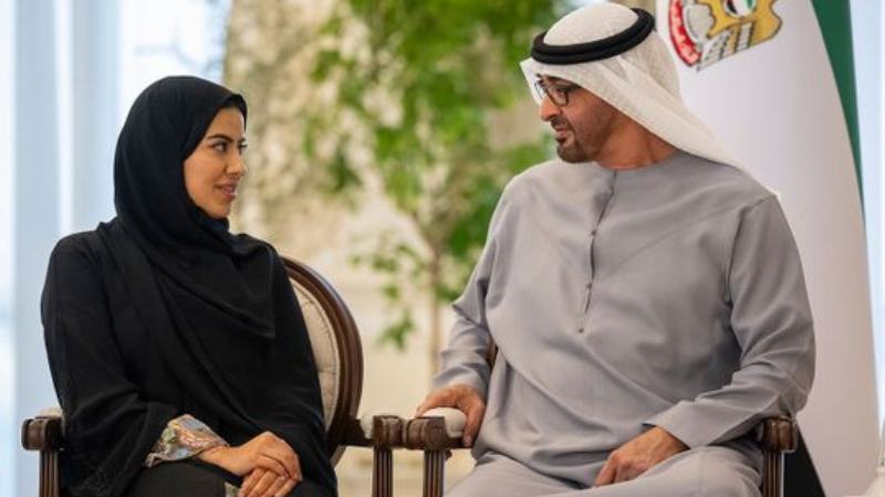 UAE President Meets Photographer Noura Al Neyadi
