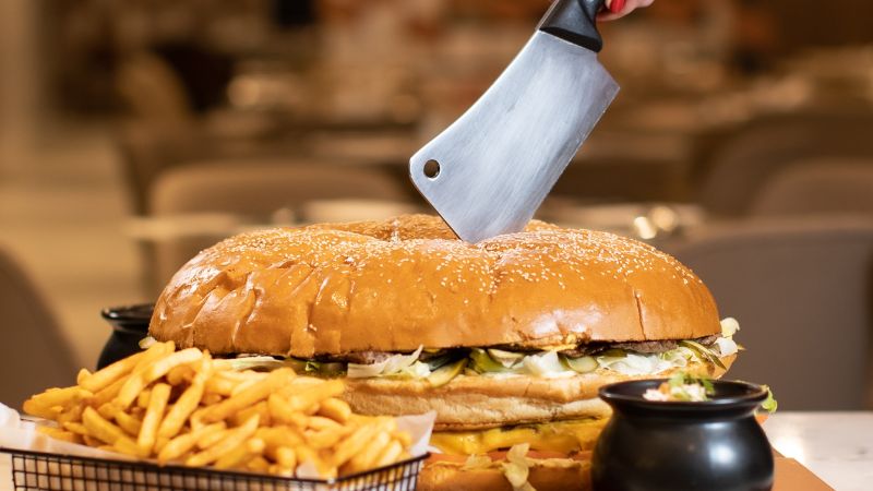 Biggest Burger in Dubai? This Monster Burger Weighs 10kg