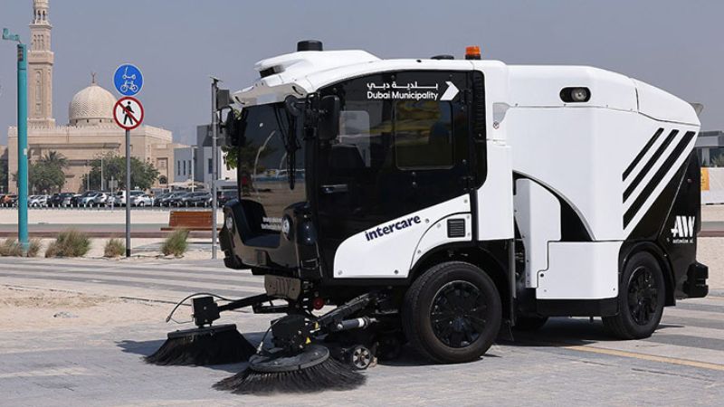 Dubai Tests Driverless Street Sweepers on Public Beaches