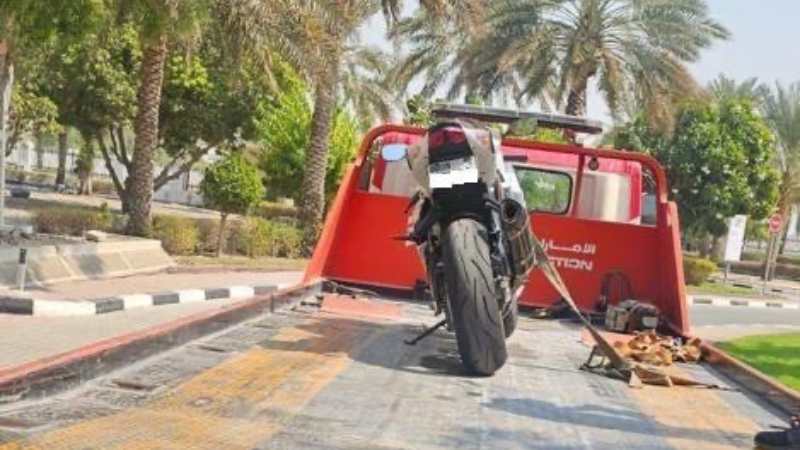 Dubai: Reckless Motorcycle Rider Faces Legal Action for Speeding at 280km/hr