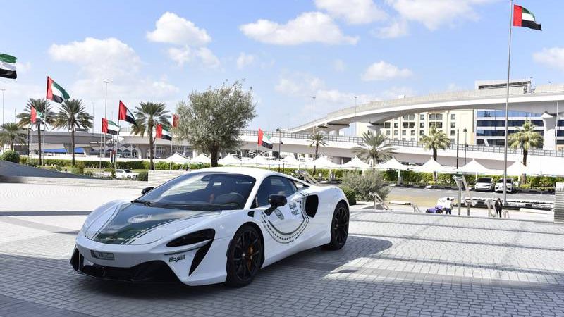 Dubai Police adds McLaren Artura supercar to patrol fleet