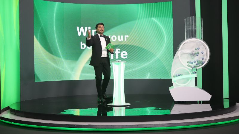 O! Millionaire host Maradona Rebello at the December 28, 2023 draw.